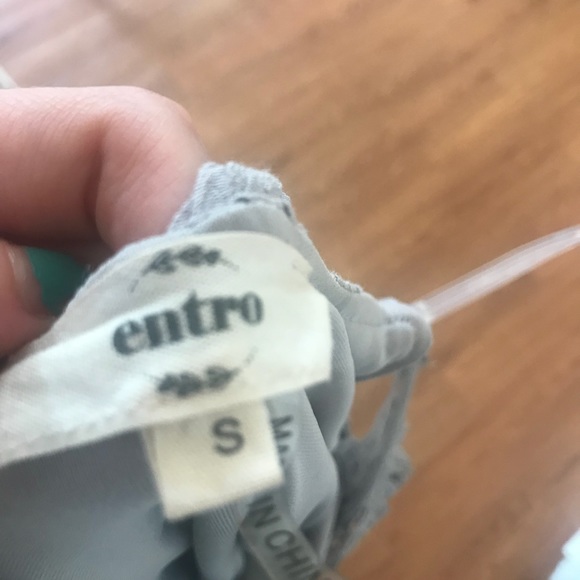 Gray lace dress - Picture 2 of 3